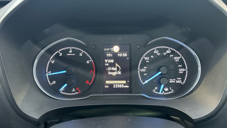 Toyota Yaris 1.5 VVT-i Design 5dr Petrol Hatchback